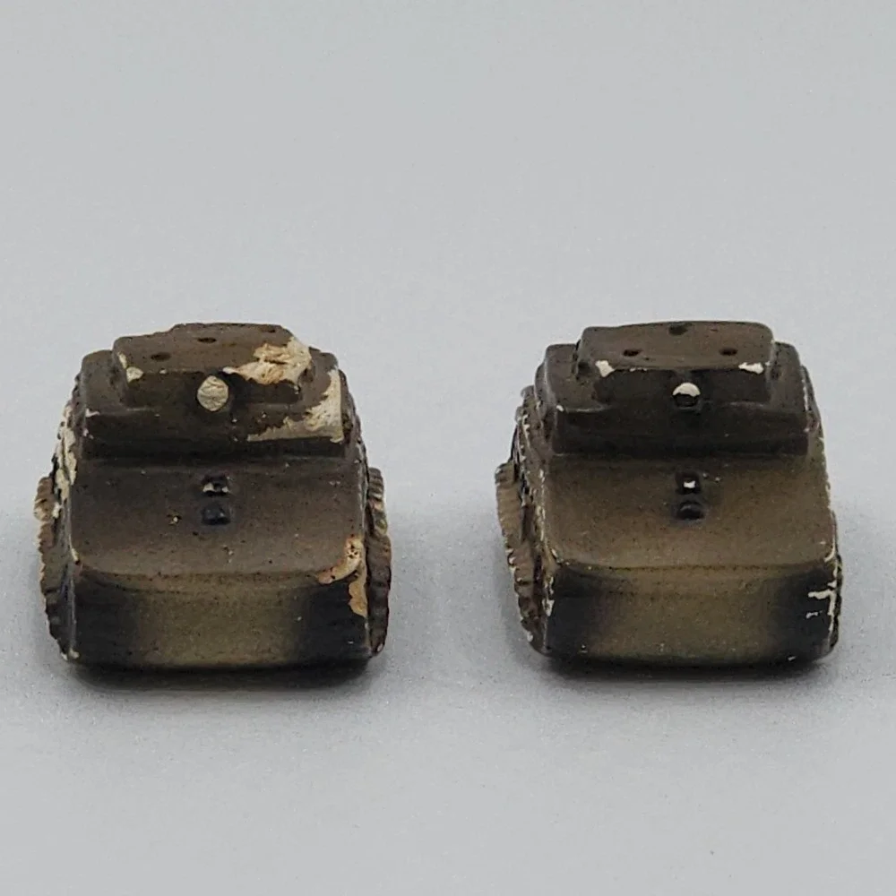 Vintage Ceramic Tank Salt and Pepper Shakers Military Army USA Pair Rare Find